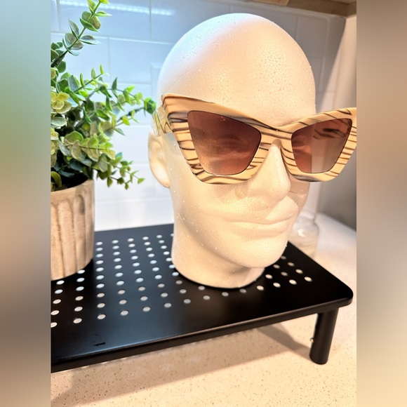 Marble Cat Eye Brown Gradient Tint Sunglasses - Picture 4 of 5